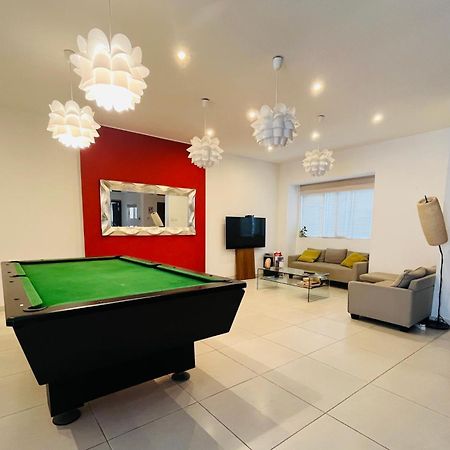 8Villa Saint Julian's 外观 照片