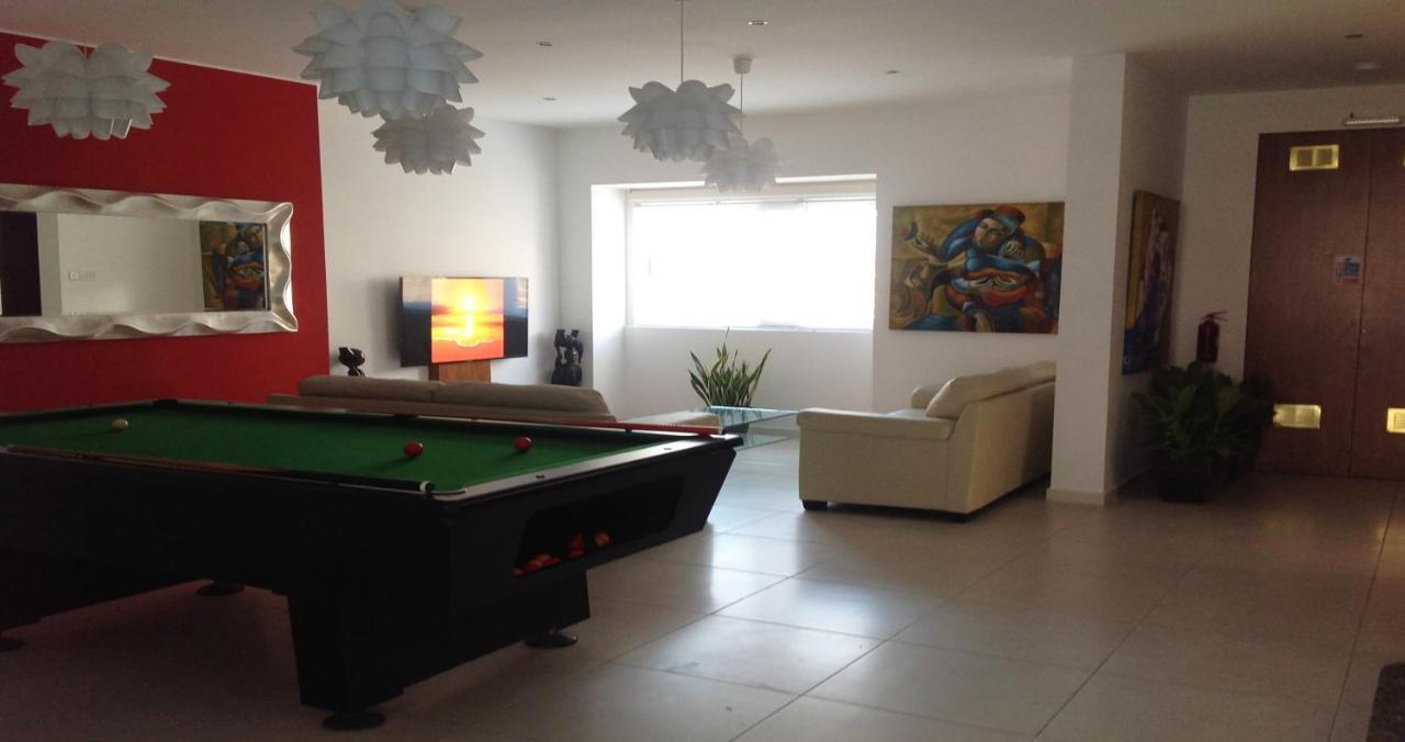 8Villa Saint Julian's 外观 照片