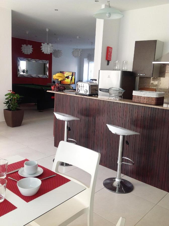 8Villa Saint Julian's 外观 照片